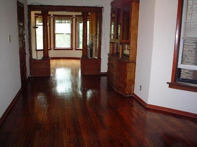 2nd image of 3826 N Kenmore Ave #2