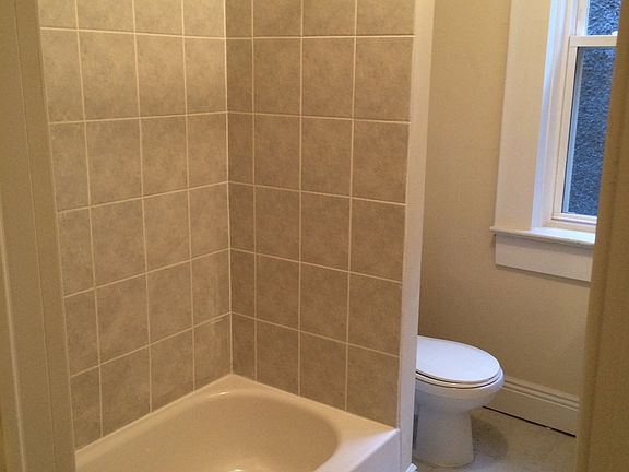 4th image of 413 Dodd St APT 4