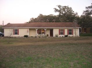 41 Kings Rd, Luling, TX 78648