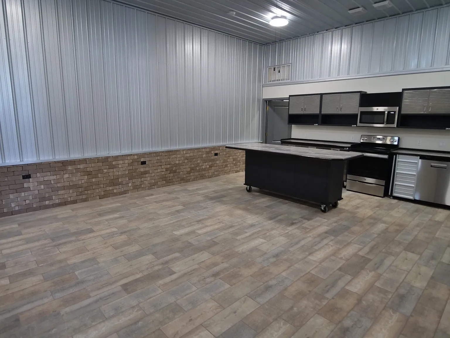 Modern 3 Bed, 2 Bath Unit | 32 Parkway, Mount Orab | $1500/mo - Available 10/02 — Photo 4