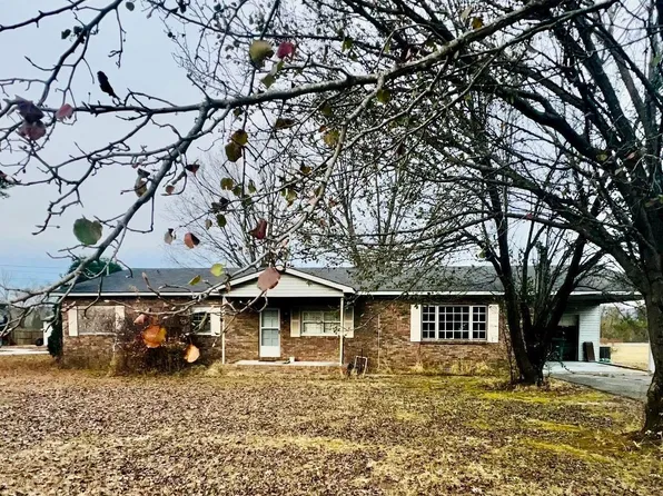 409 Walker St, Gurley, AL 35748