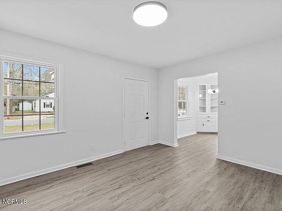 4th image of 614 S Andrews Avenue