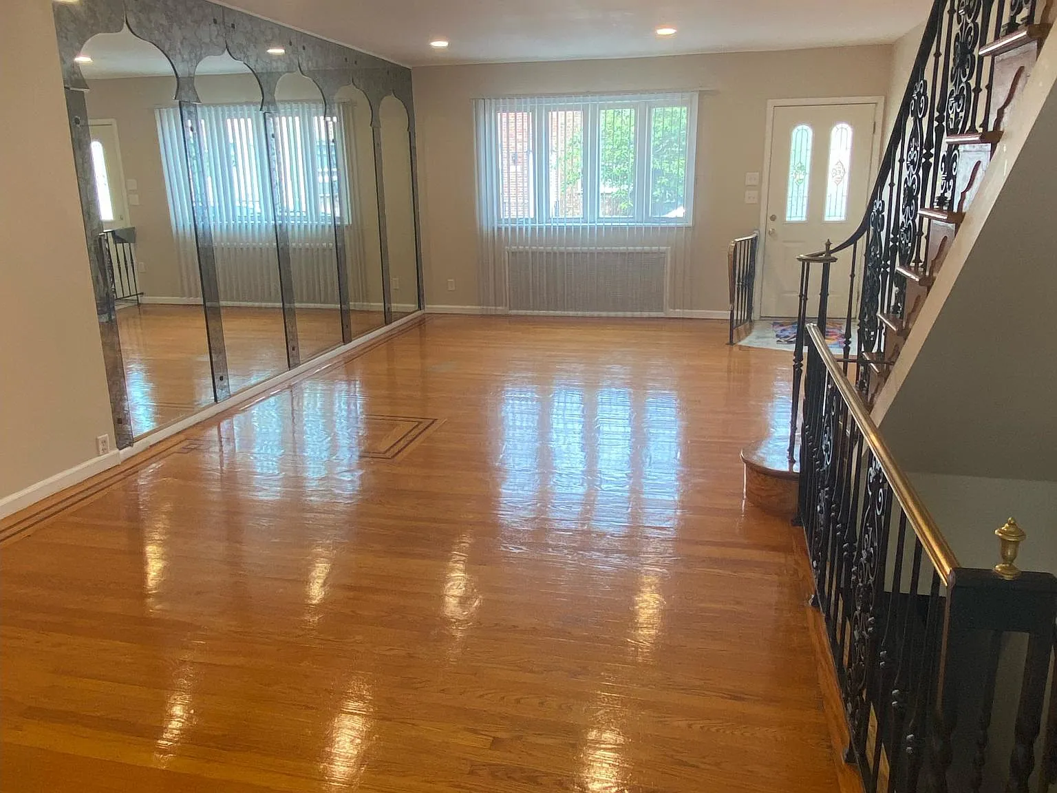 3 bed, 1700 sqft, $2,500 — Photo 2