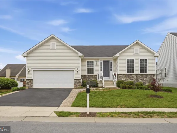 109 Shallow Creek Dr, Ranson, WV 25438