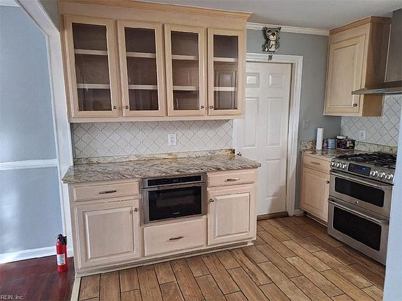 2nd image of 502 Spinnaker Rd