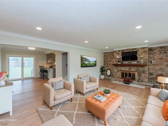 2nd image of 5906 Twin Lakes Dr