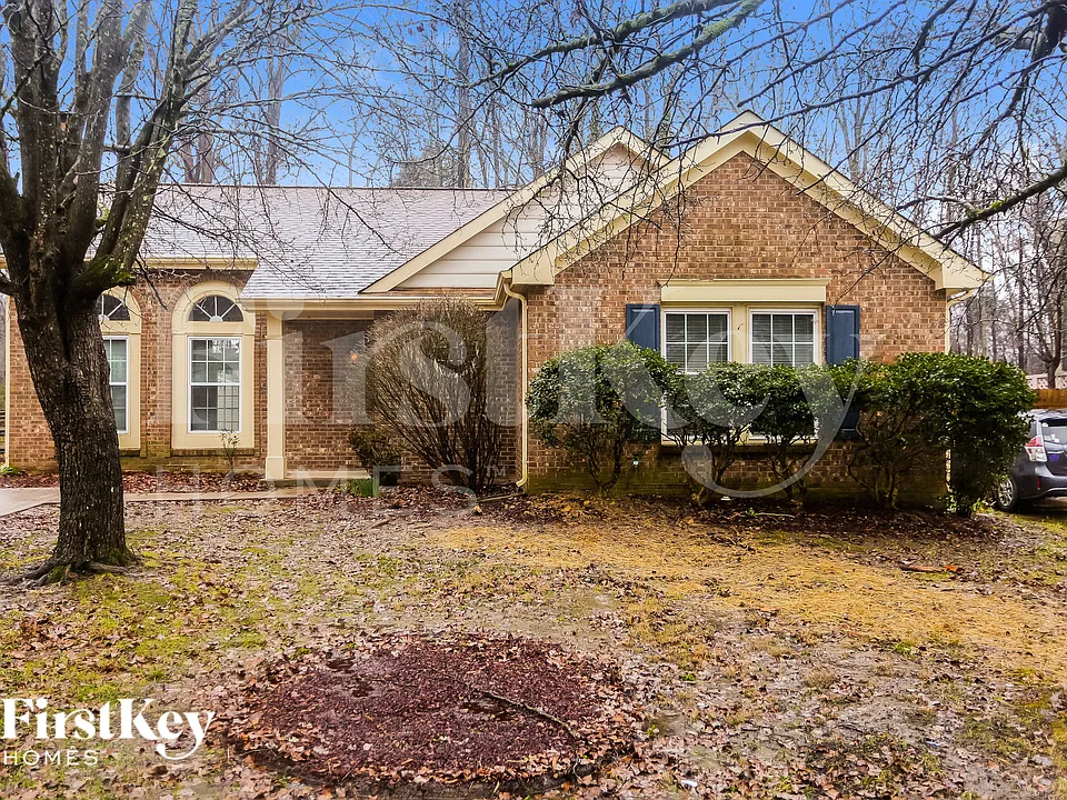2035 David Earl Dr