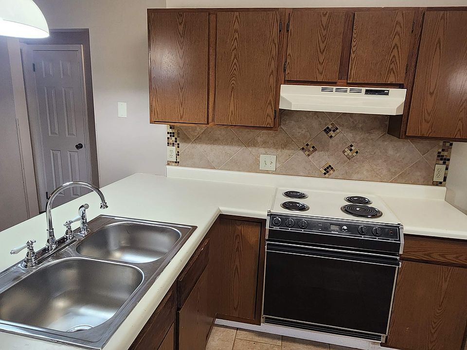 1st image of 311 Somerset Dr