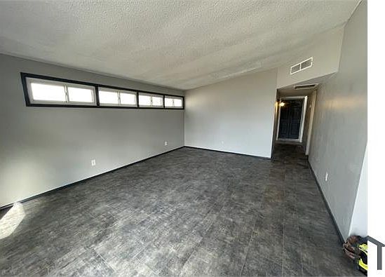 3rd image of 8425 Buckthorn Dr