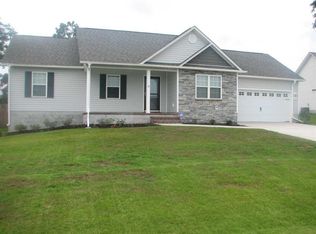 240 Rowland Dr, Richlands, NC 28574