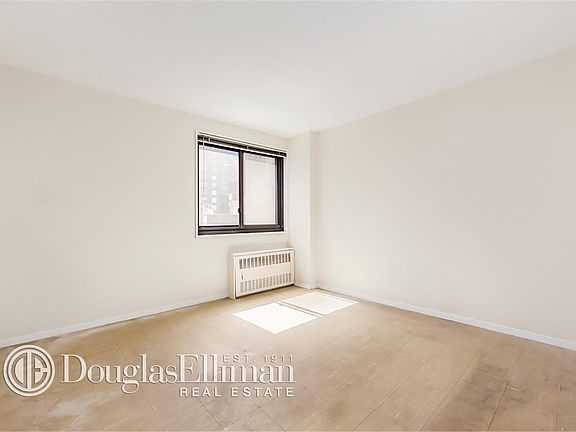 4th image of 333 Pearl St APT 15D