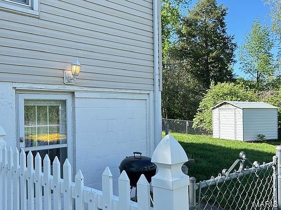 5th image of 10243 Saint Katherine Ln