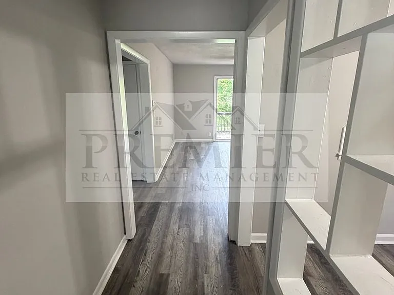 1316 N Main St unit A, Independence MO 64050// Ranch Style Duplex// 2 Beds 1 bath// Rent: $1200 D... — Photo 4