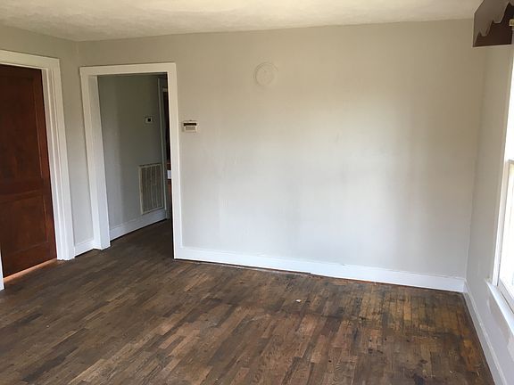4th image of 1527 New York Ave