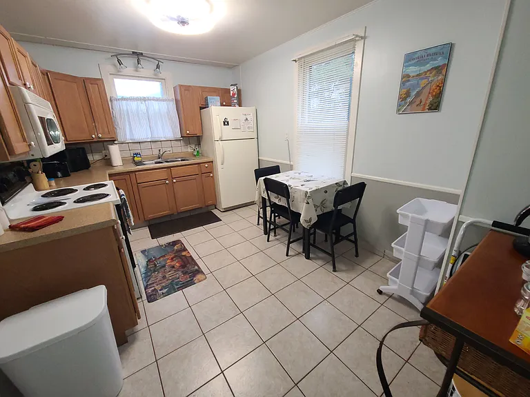 602 E Battell St #602 — Photo 6