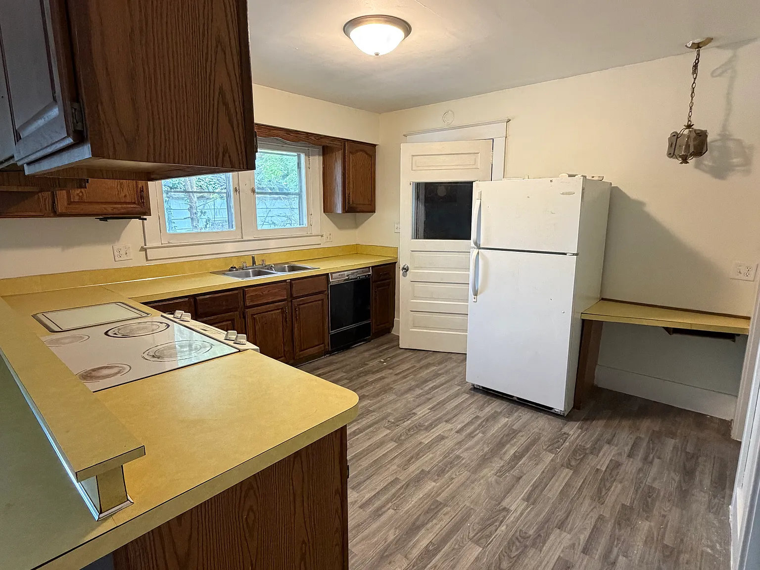 2 bed, 944 sqft, $900 — Photo 3