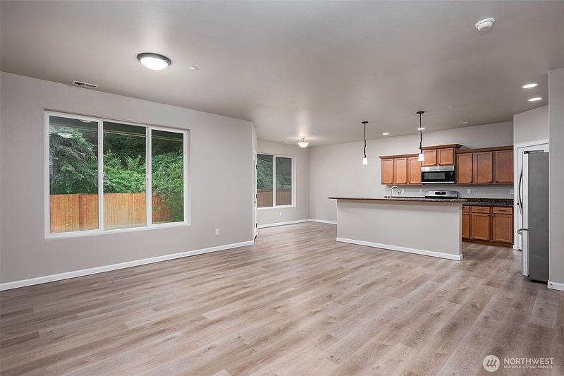 4th image of 7622 Brianna Court SE