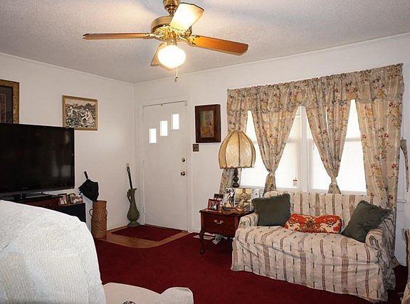 3rd image of 700 Prince Ave