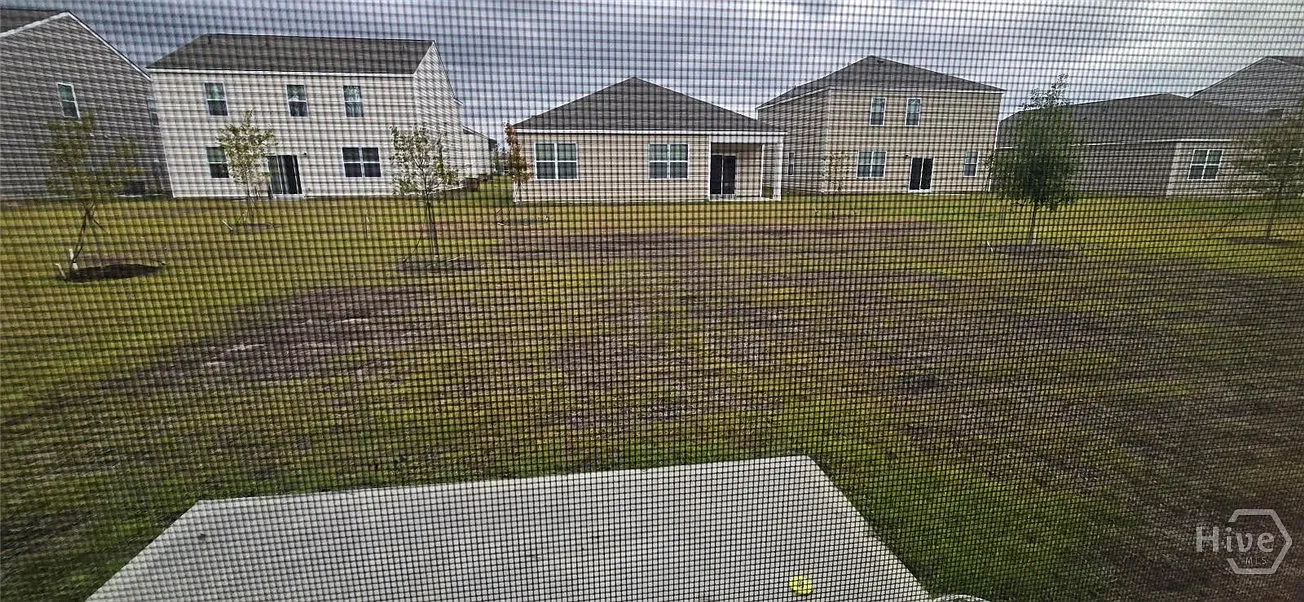 5 bed, 3.5 bath, 2721 sqft, $3,800 — Photo 2