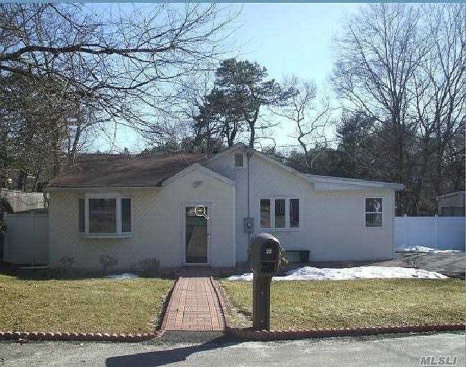 1st image of 22 Boxwood Ln N