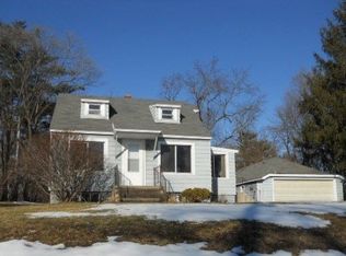 921 Green Bay St, Onalaska, WI 54650