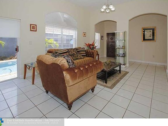 4th image of 1049 NW 131st Ave