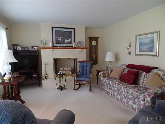 5th image of 302 Sherbrooke Dr