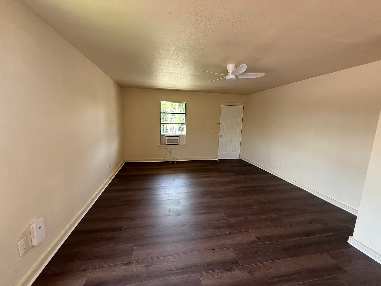 3 bed, 1230 sqft, $1,300 — Photo 4