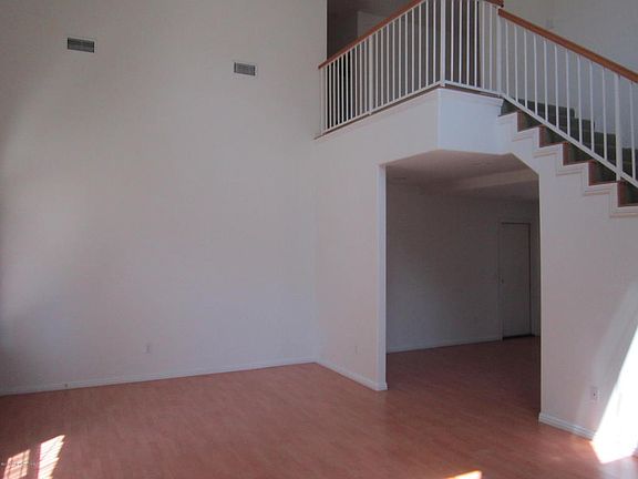 5th image of 628 Sefton Ave