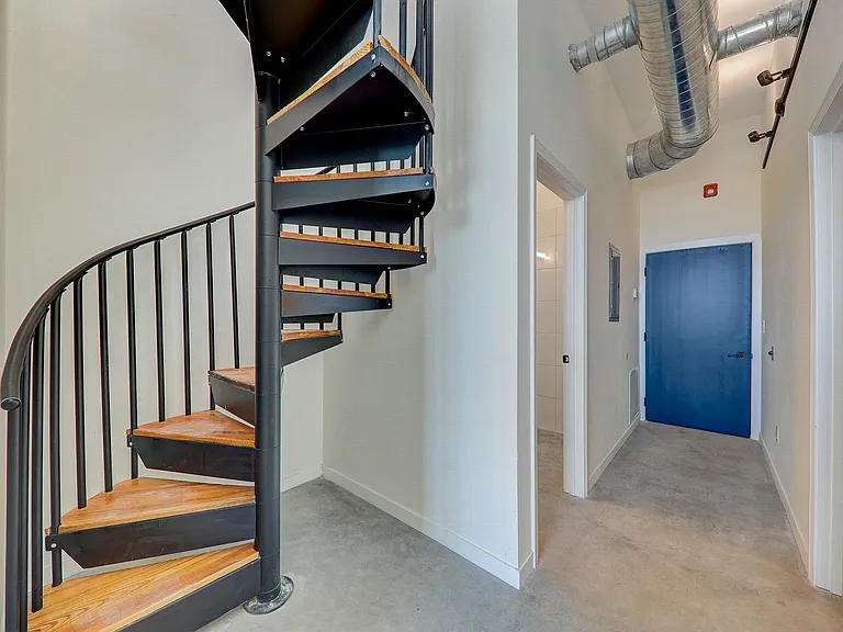 2327 Texas Ave — Photo 14