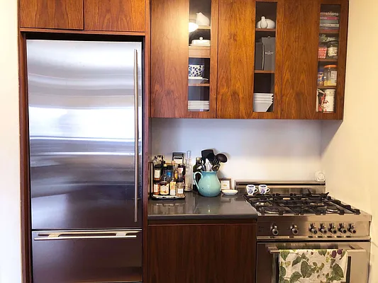 Rented by Luxury New York Group LLC | media 13