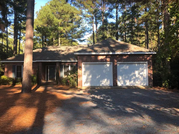 160 Pinyon Cir, Pinehurst, NC 28374