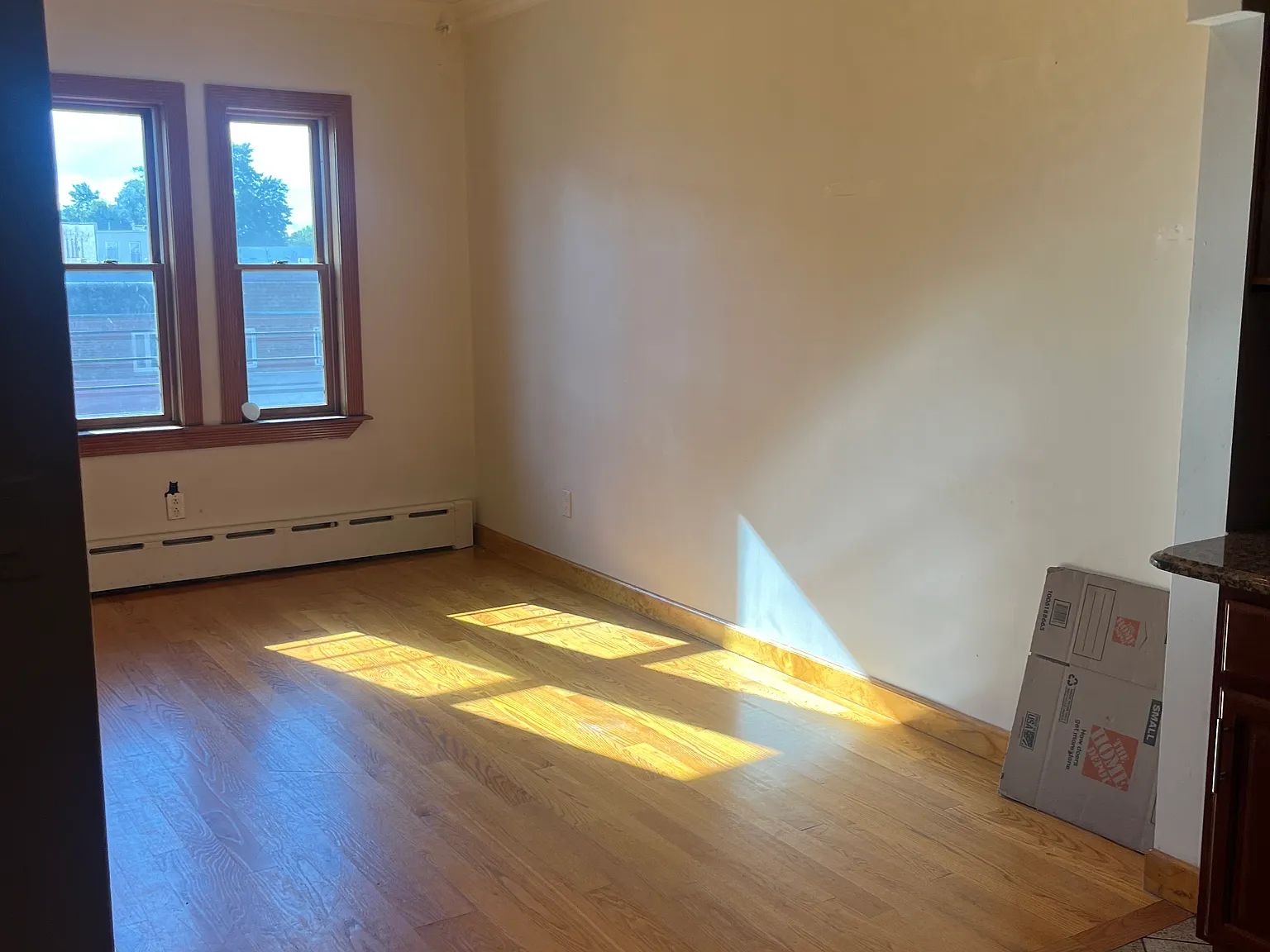 3 bed, 1200 sqft, $3,000 — Photo 1
