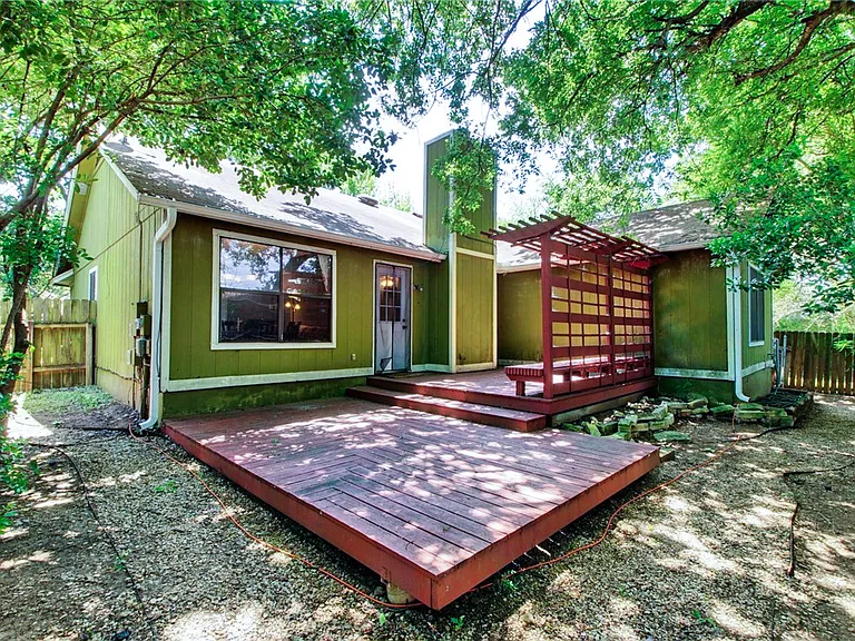 9904 Briar Ridge Dr — Photo 5