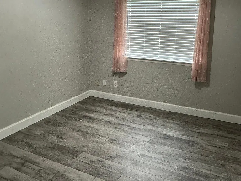 515 Shealy St — Photo 9