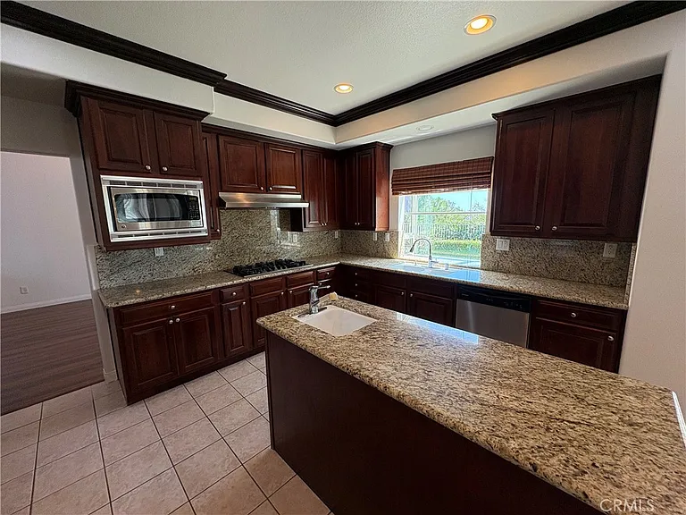 12549 Tejas Ct — Photo 8