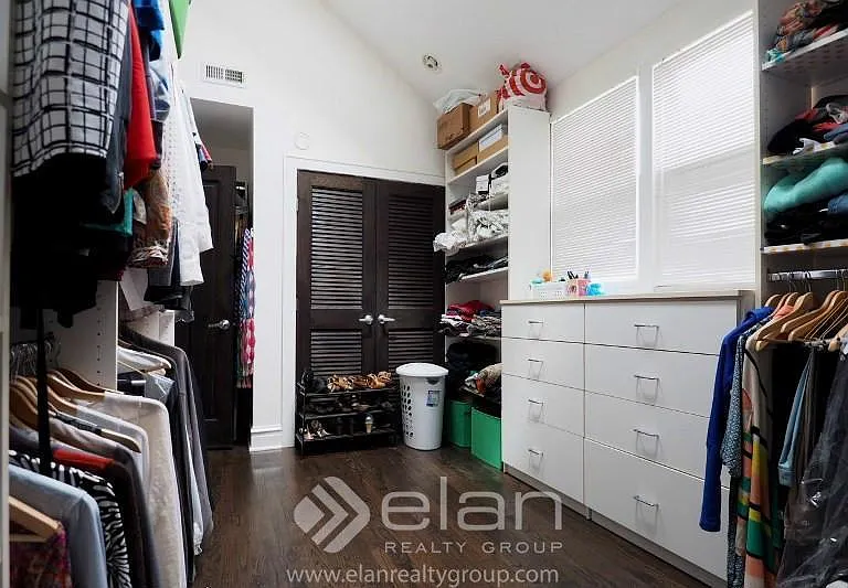 1851 W Larchmont Ave — Photo 15