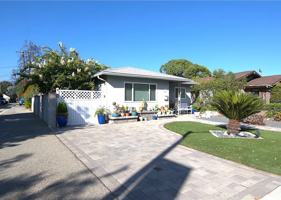 1733 Bonita Ave