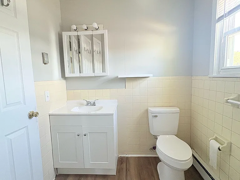 451 Main St #4A4 — Photo 9