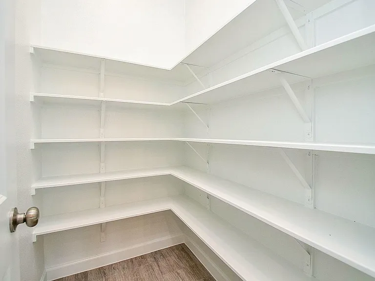3811 Hermitage Dr — Photo 16