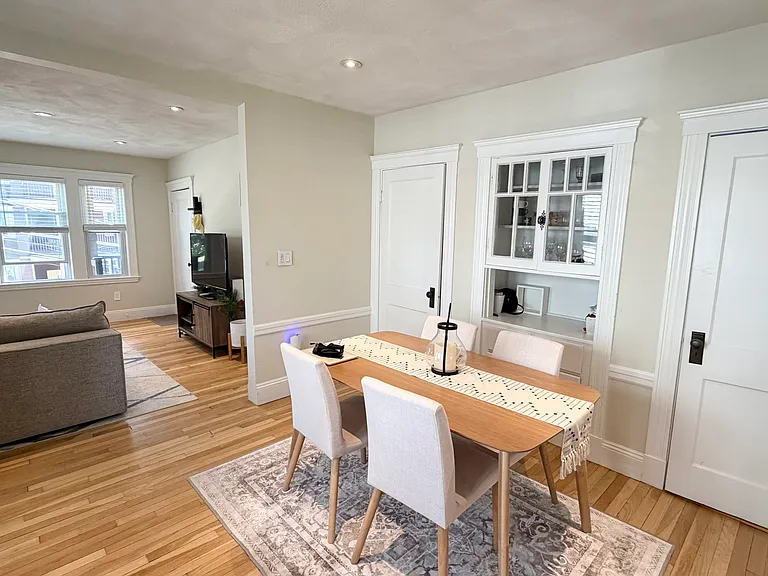 27 Beecher St #4 — Photo 5