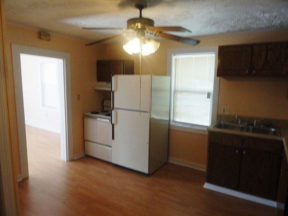 4th image of 612 Humphrey Ln