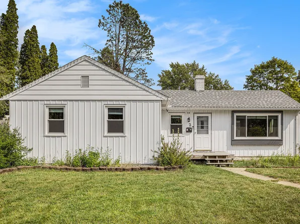 2 Parkridge Dr, Battle Creek, MI 49037
