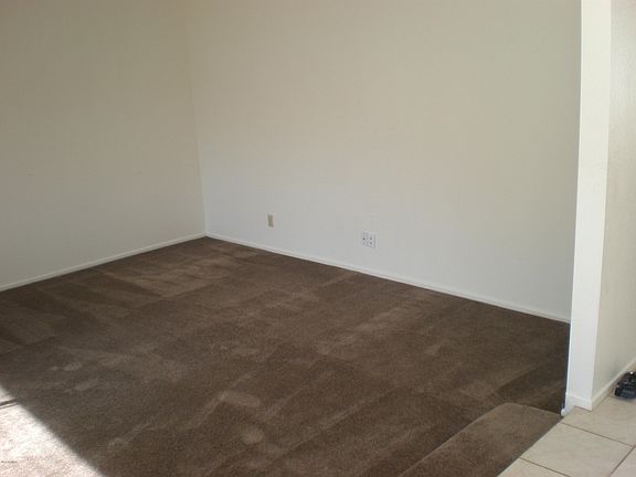 3rd image of 1528 E Garnet Ave