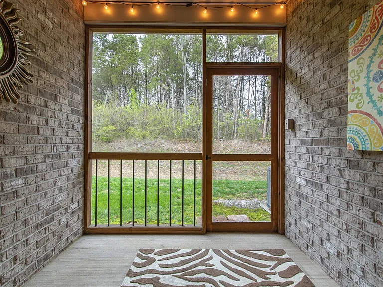 7802 Kemberton Dr W — Photo 25
