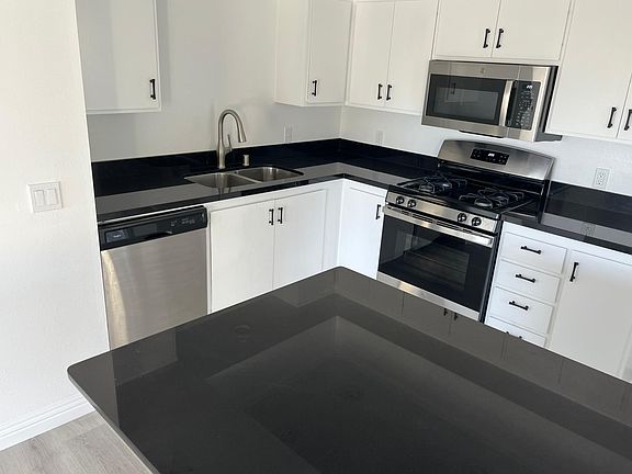 New Kitchen New Stainless Steel Appliances NEW Counter tops