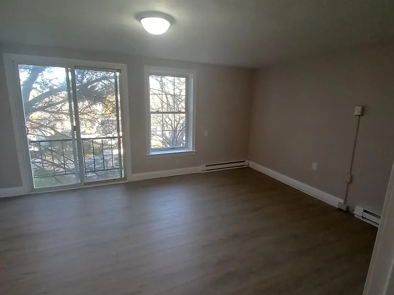 31 New London Ave #10 — Photo 5