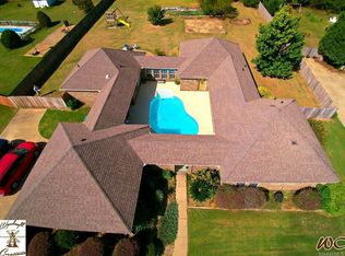 178 McRae Rd, Deatsville, AL 36022