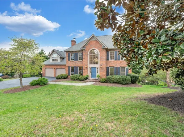 4582 Chippenham Dr, Roanoke, VA 24018