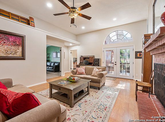 2nd image of 13718 Morningbluff Dr
